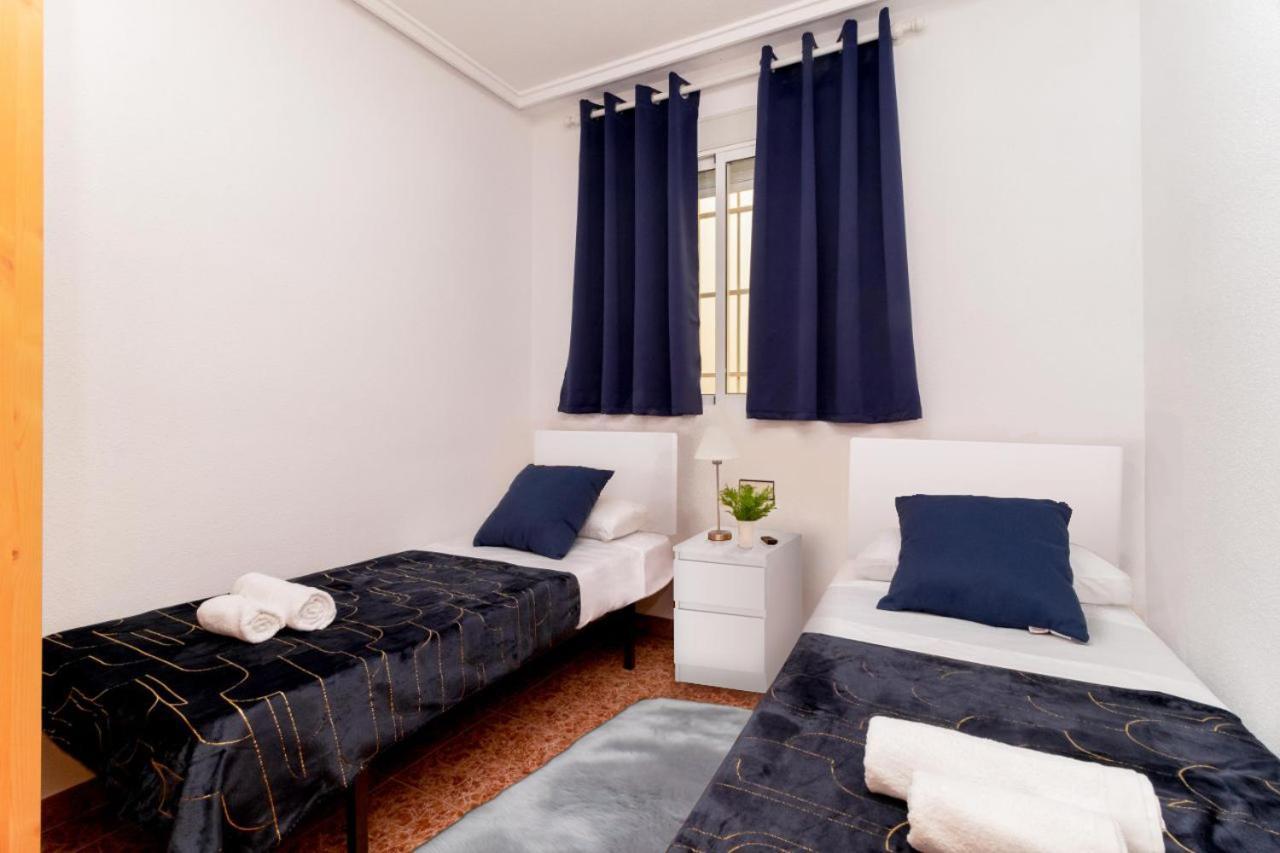 Apartamentos Villa Madrid Torrevieja Zewnętrze zdjęcie